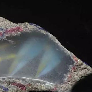 玻璃种和冰种翡翠原石特征