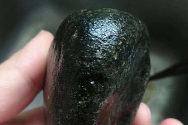 黑油皮翡翠原石出自哪个场口 黑油皮翡翠原石哪个场口的最好