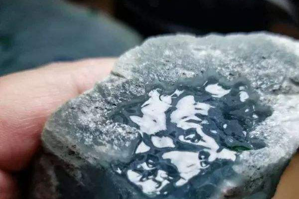 吉林玻璃种翡翠原石在哪 哪里能买到玻璃种